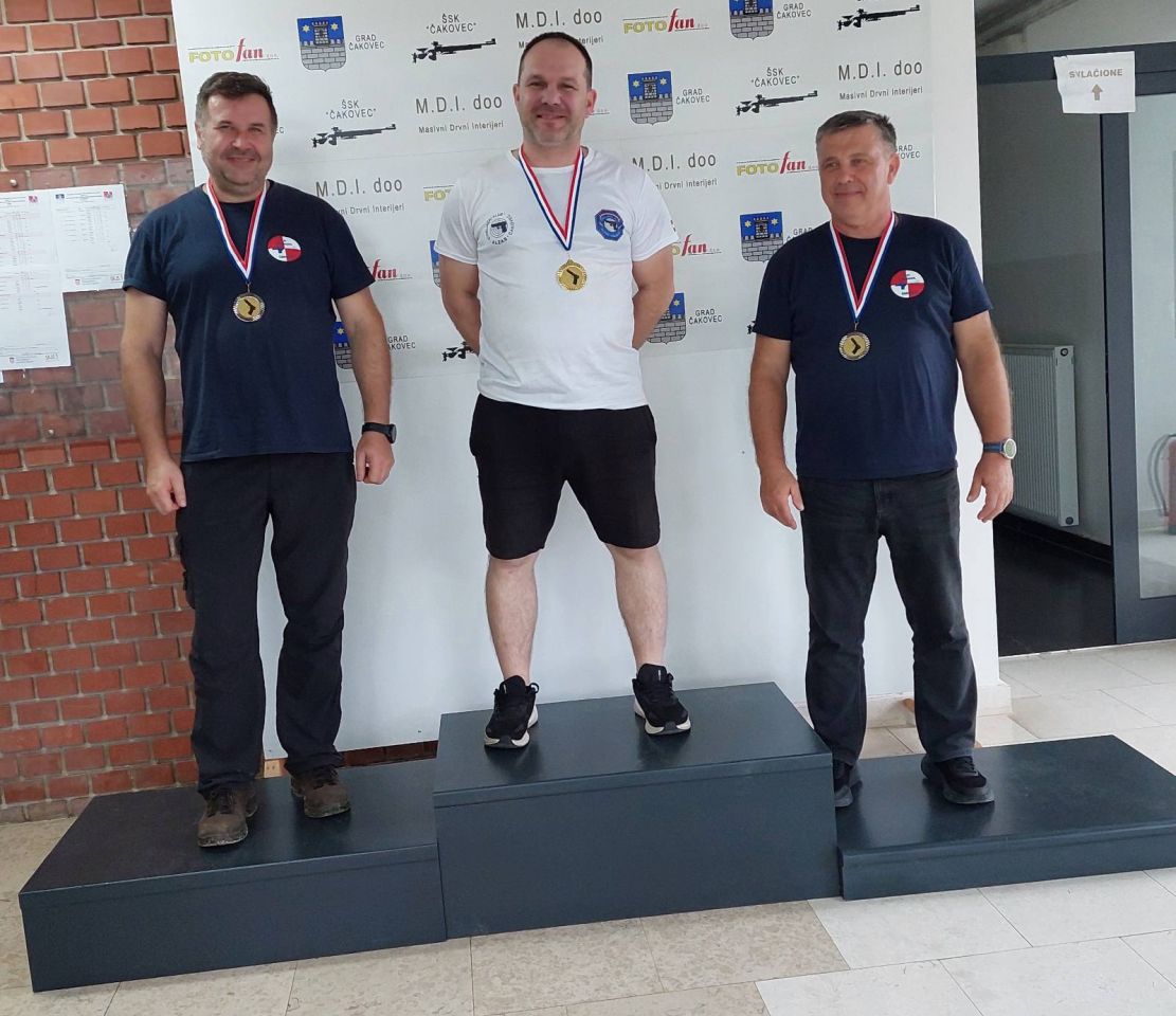 PRVENSTVO U ČAKOVCU Najbolji strijelci odmjerili snage pištoljem i revolverom (7) PRVENSTVO U ČAKOVCU Najbolji strijelci odmjerili snage pištoljem i revolverom (7)