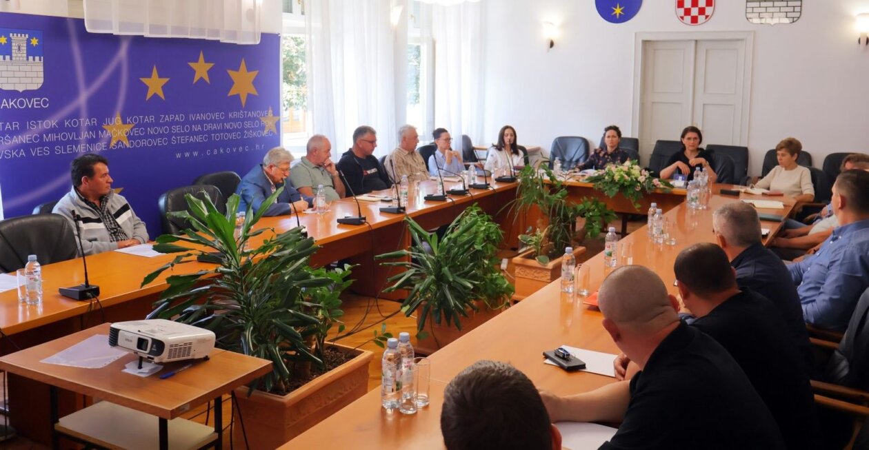 PRVI SASTANAK U GRADU Gradonačelnica Cividini s novim predsjednicima mjesnih odbo (1)