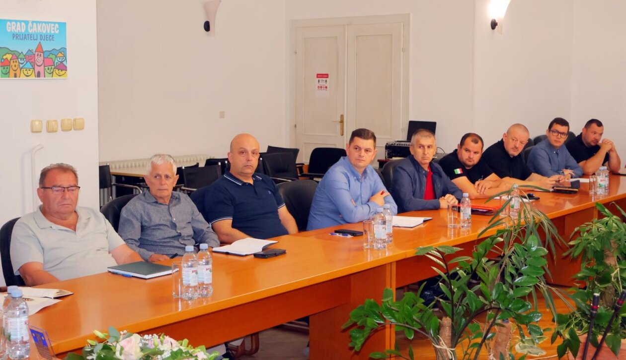 PRVI SASTANAK U GRADU Gradonačelnica Cividini s novim predsjednicima mjesnih odbo (2)