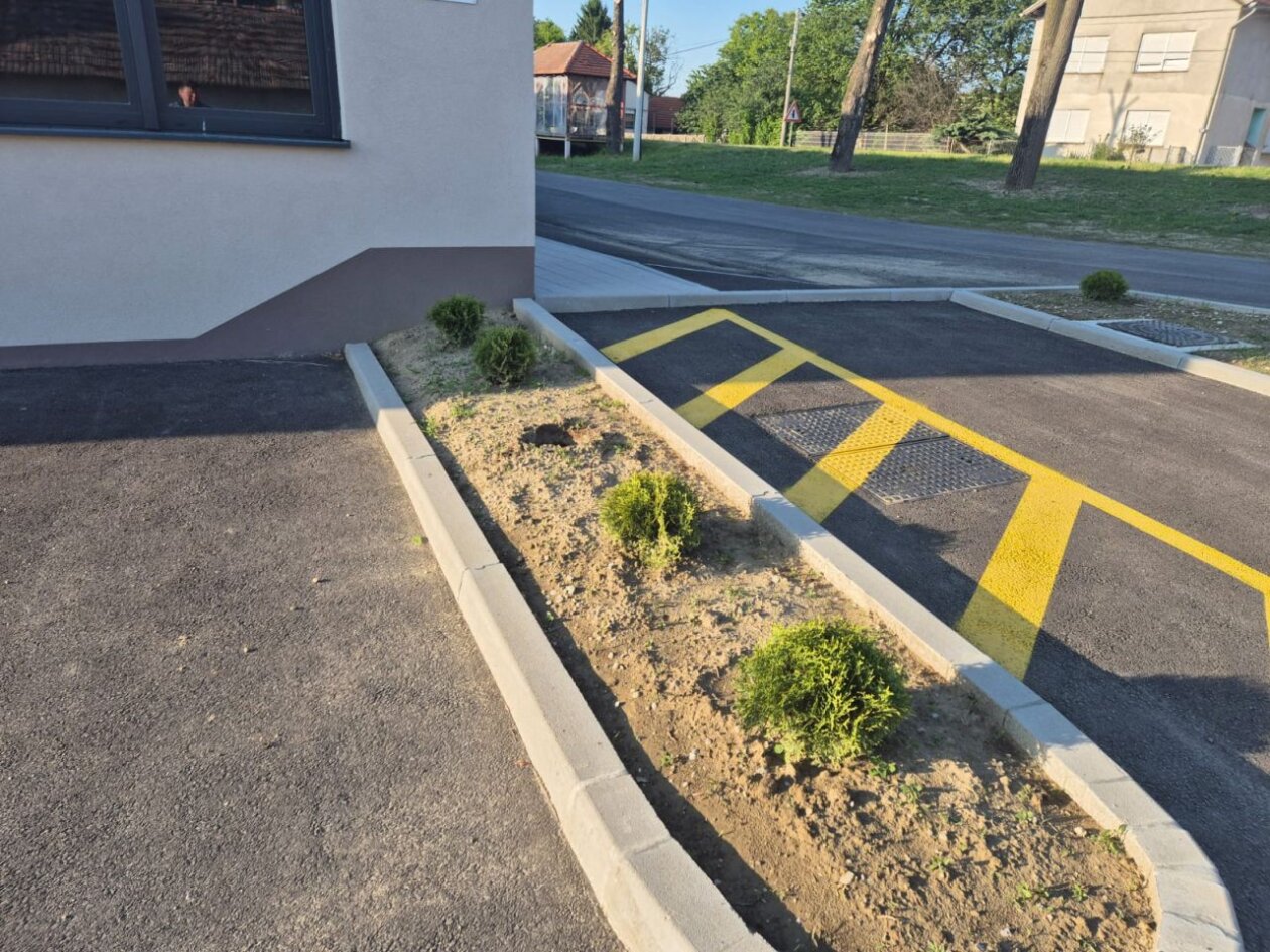 PUŠĆINE Tko uništava trud vrijednih mještanki (6)