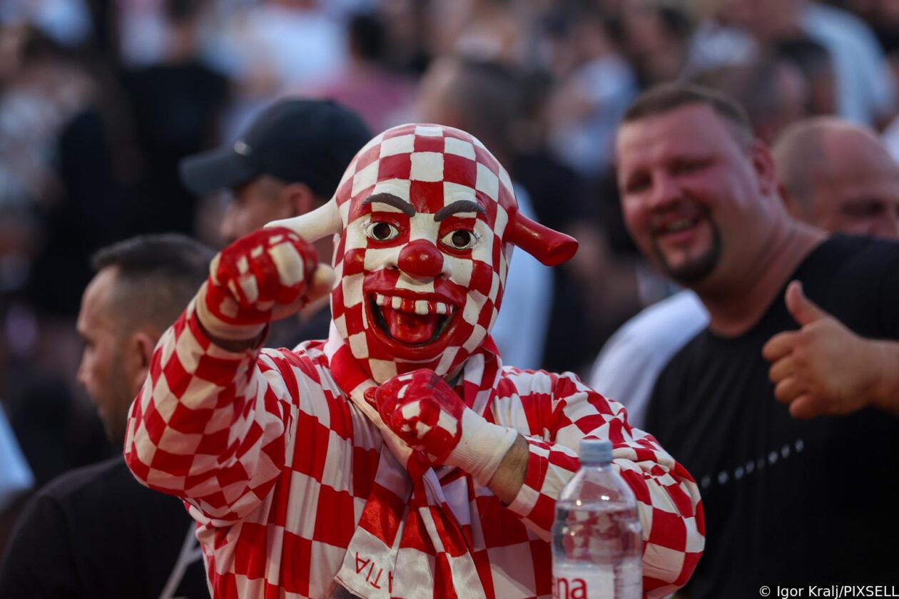 Zagreb: Atmosfera na Hipodromu uoči samog početka koncerta Marka Perkovića Thompsona Zagreb: Atmosfera na Hipodromu uoči samog početka koncerta Marka Perkovića Thompsona