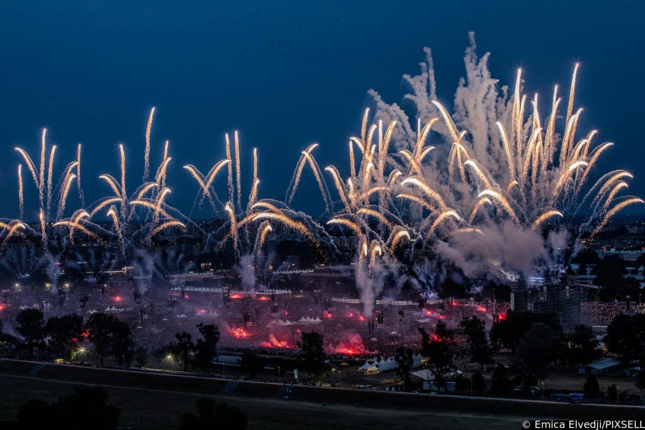 Zagreb: Pogled s Prisavlja na koncert Marka Perkovića Thompsona
