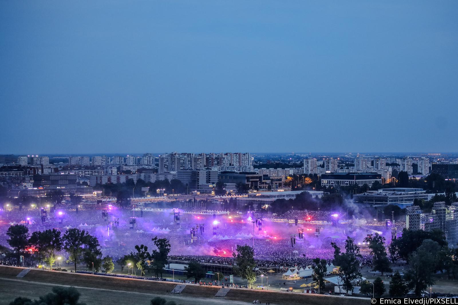 Zagreb: Pogled s Prisavlja na koncert Marka Perkovića Thompsona
