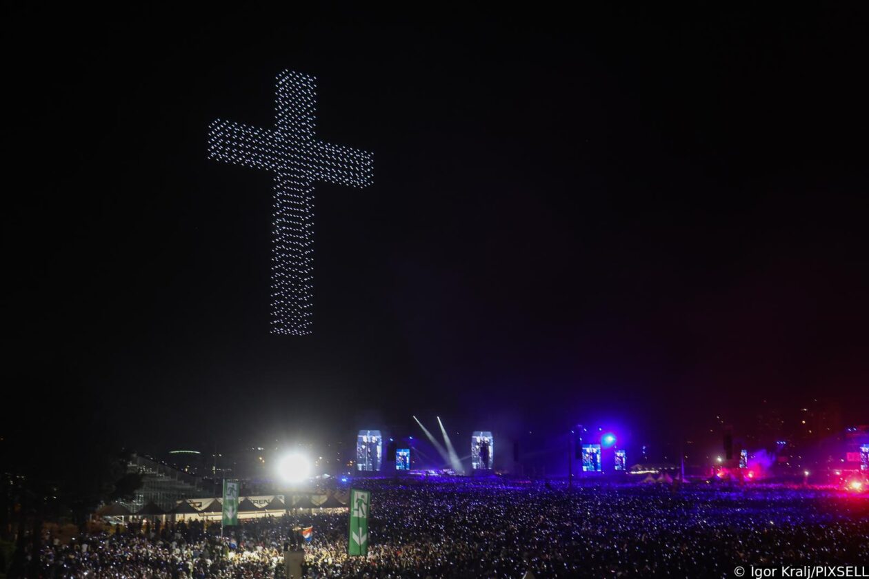 Scenografija dronovima na  koncertu Marka Perkovića Thompsona