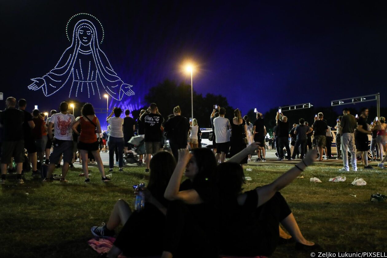 Scenografija dronovima na koncertu Marka Perkovića Thompsona