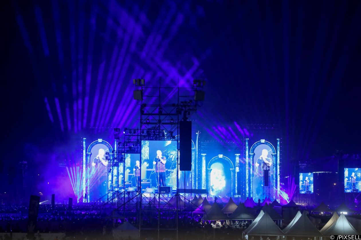 Scenografija dronovima na koncertu Marka Perkovića Thompsona Scenografija dronovima na koncertu Marka Perkovića Thompsona