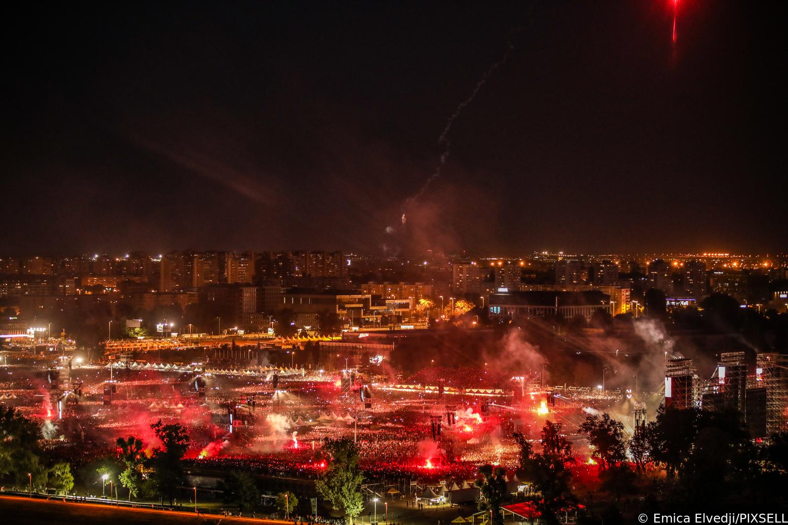 Pogled s Prisavlja na scenografiju dronovima na koncertu Marka Perkovića Thompsona