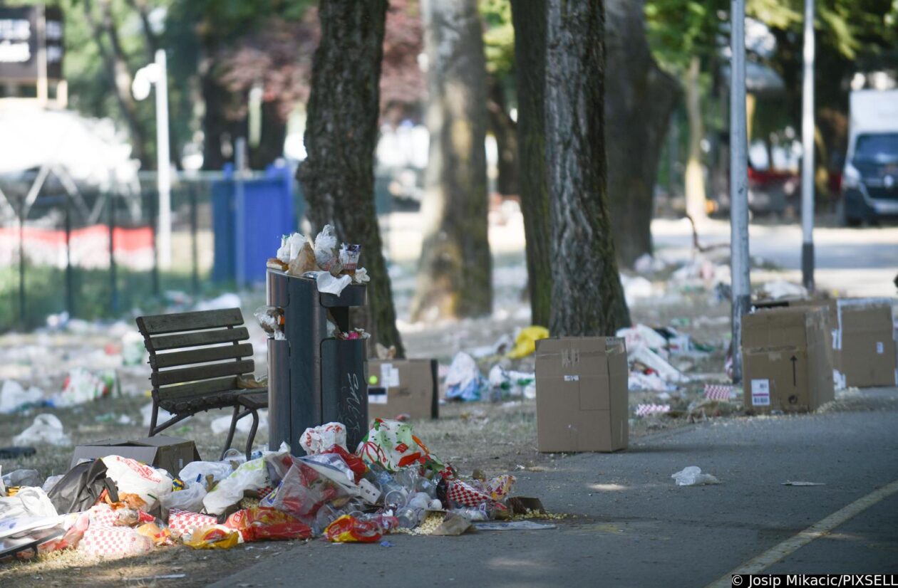 Zagreb: Čišćenje Bundeka jutro nakon Thompsonovog koncerta