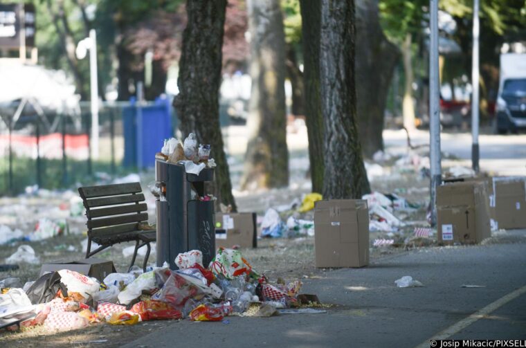 Zagreb: Čišćenje Bundeka jutro nakon Thompsonovog koncerta