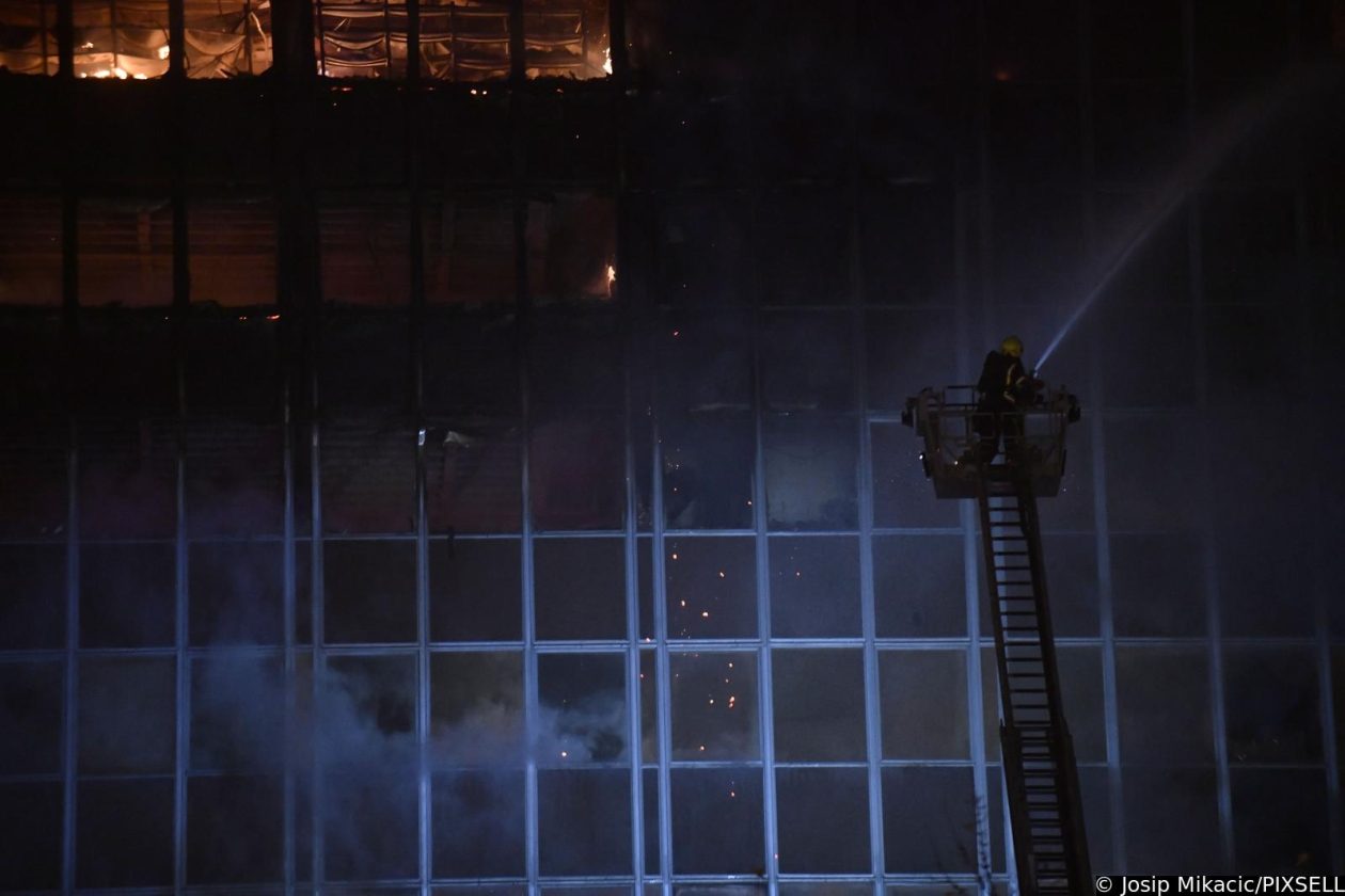 Zagreb: Pozar u Vjesnikovom neboderu