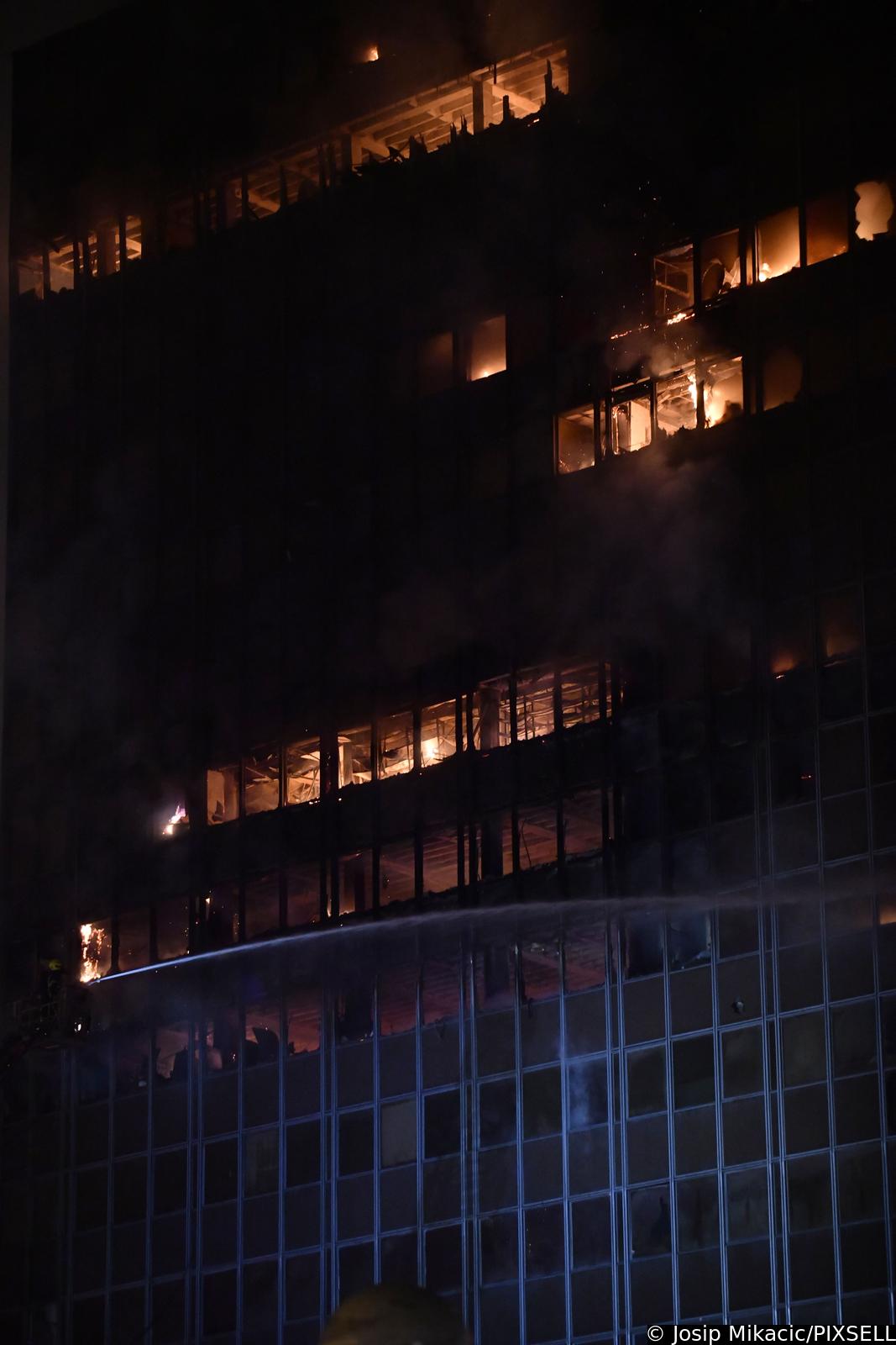 Zagreb: Pozar u Vjesnikovom neboderu