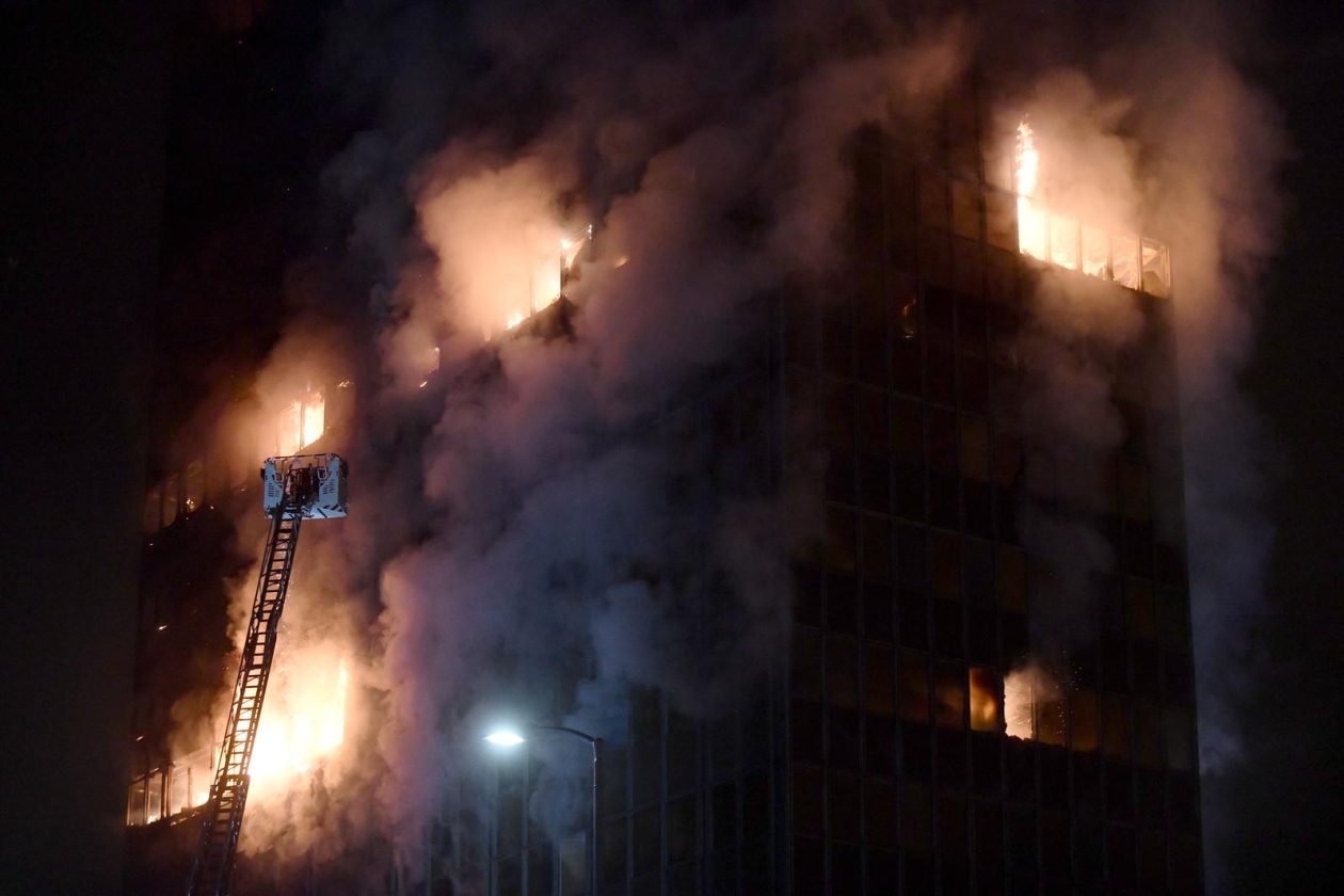 Zagreb: Pozar u Vjesnikovom neboderu