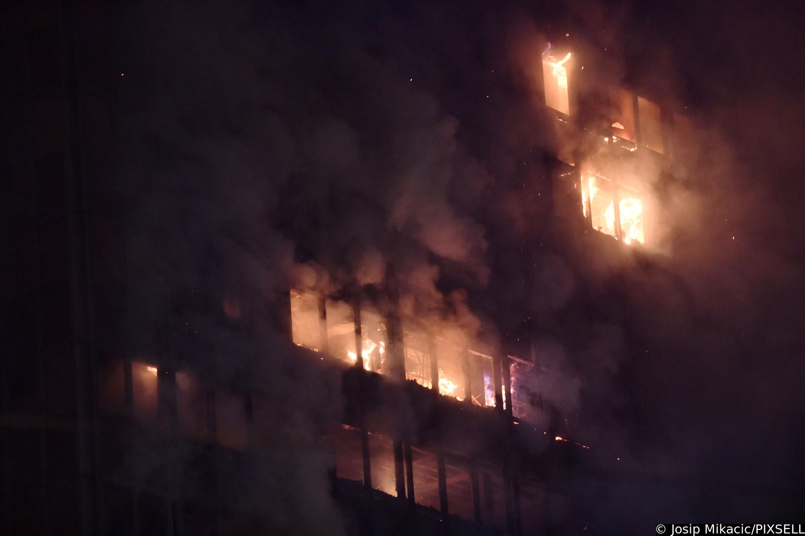 Zagreb: Pozar u Vjesnikovom neboderu