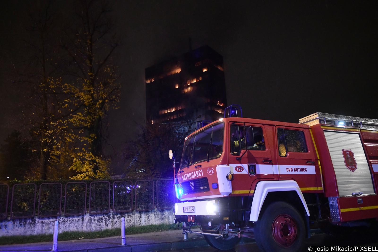 Zagreb: Pozar u Vjesnikovom neboderu