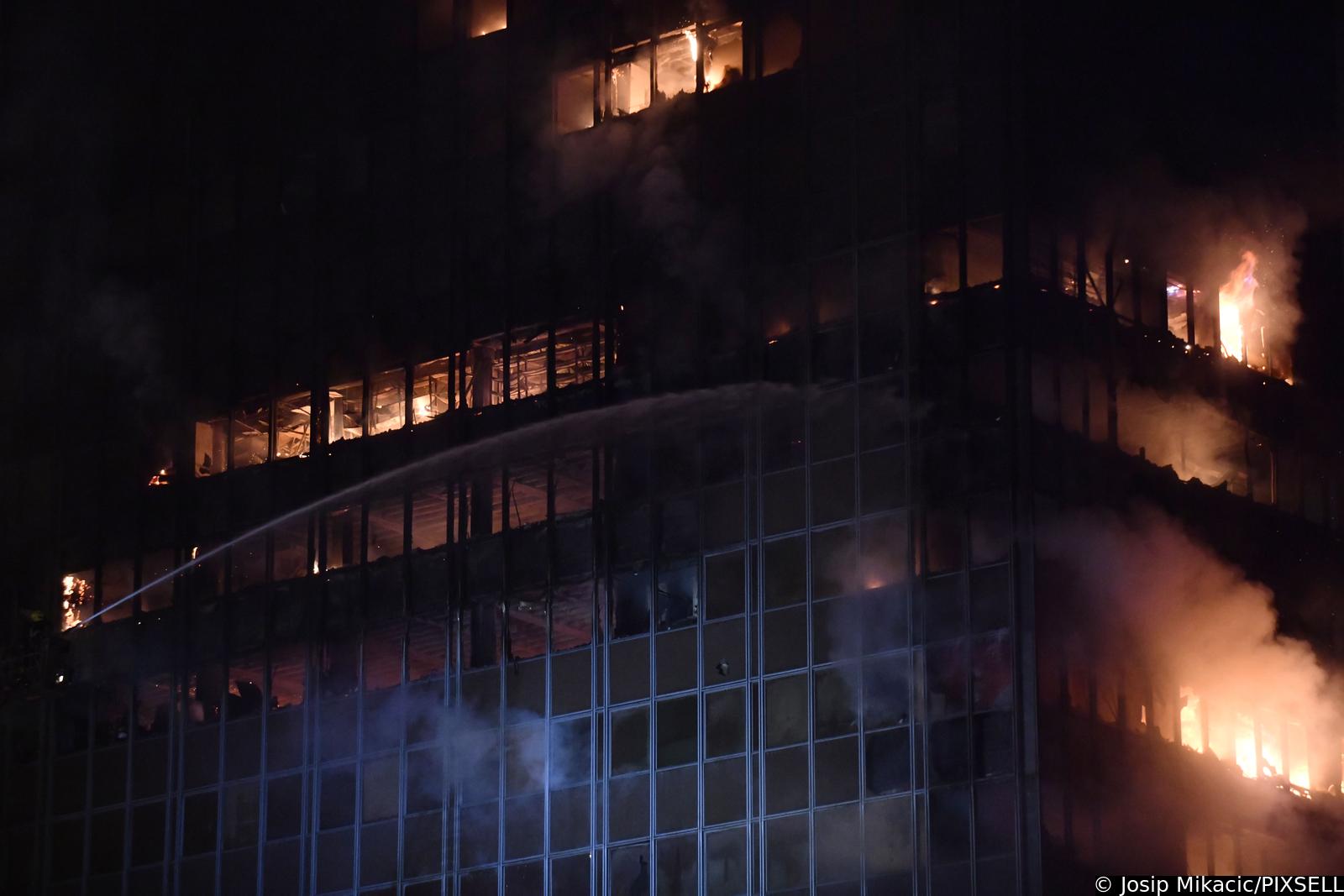 Zagreb: Pozar u Vjesnikovom neboderu