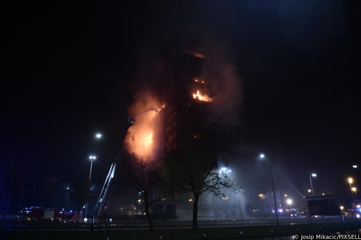 Zagreb: Pozar u Vjesnikovom neboderu