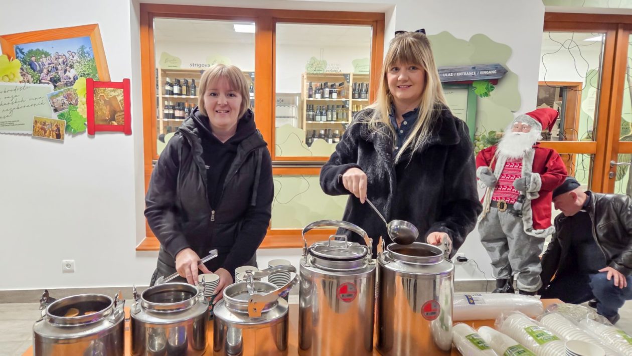 Paljenje 1. adventske svijeće u Štrigovi 2025 10