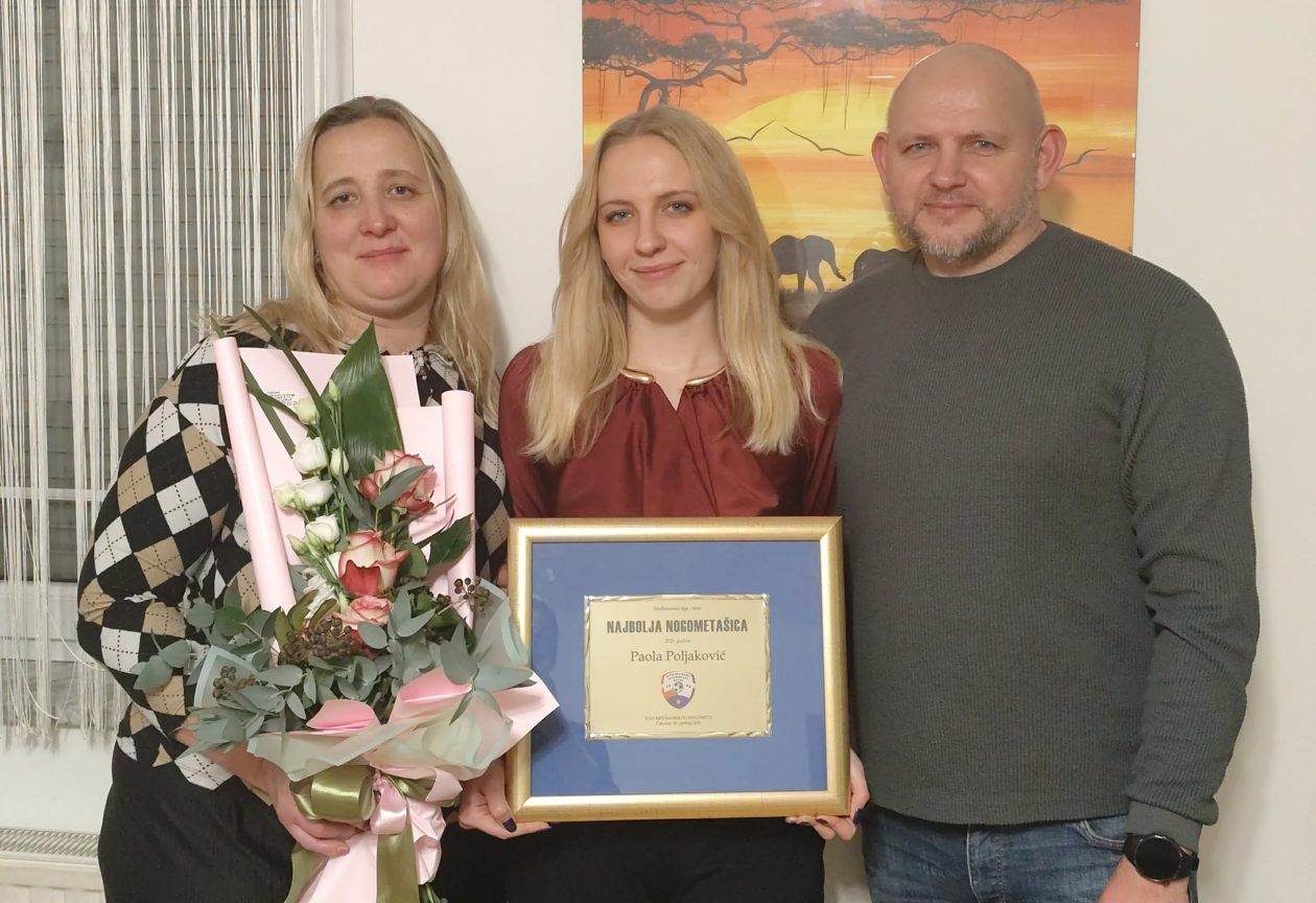 Paola Poljaković (2) Paola Poljaković (2)