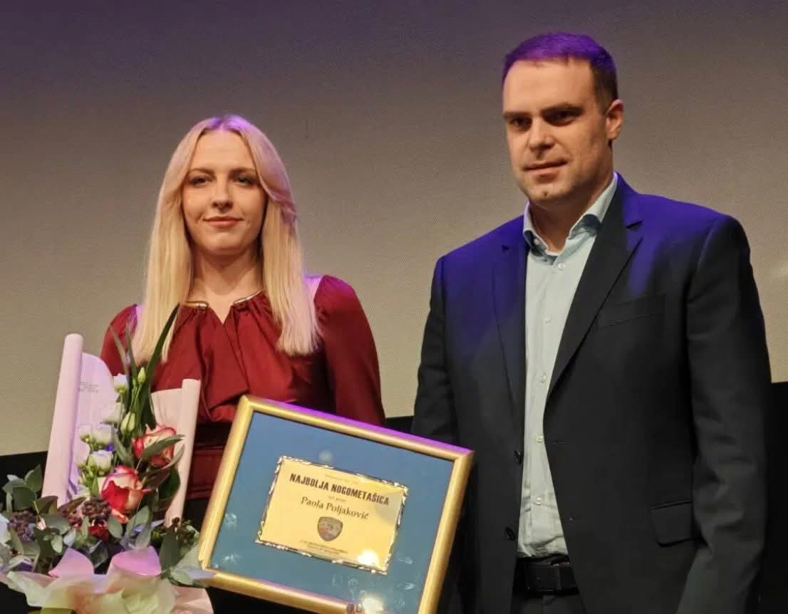 Paola Poljaković (4) Paola Poljaković (4)