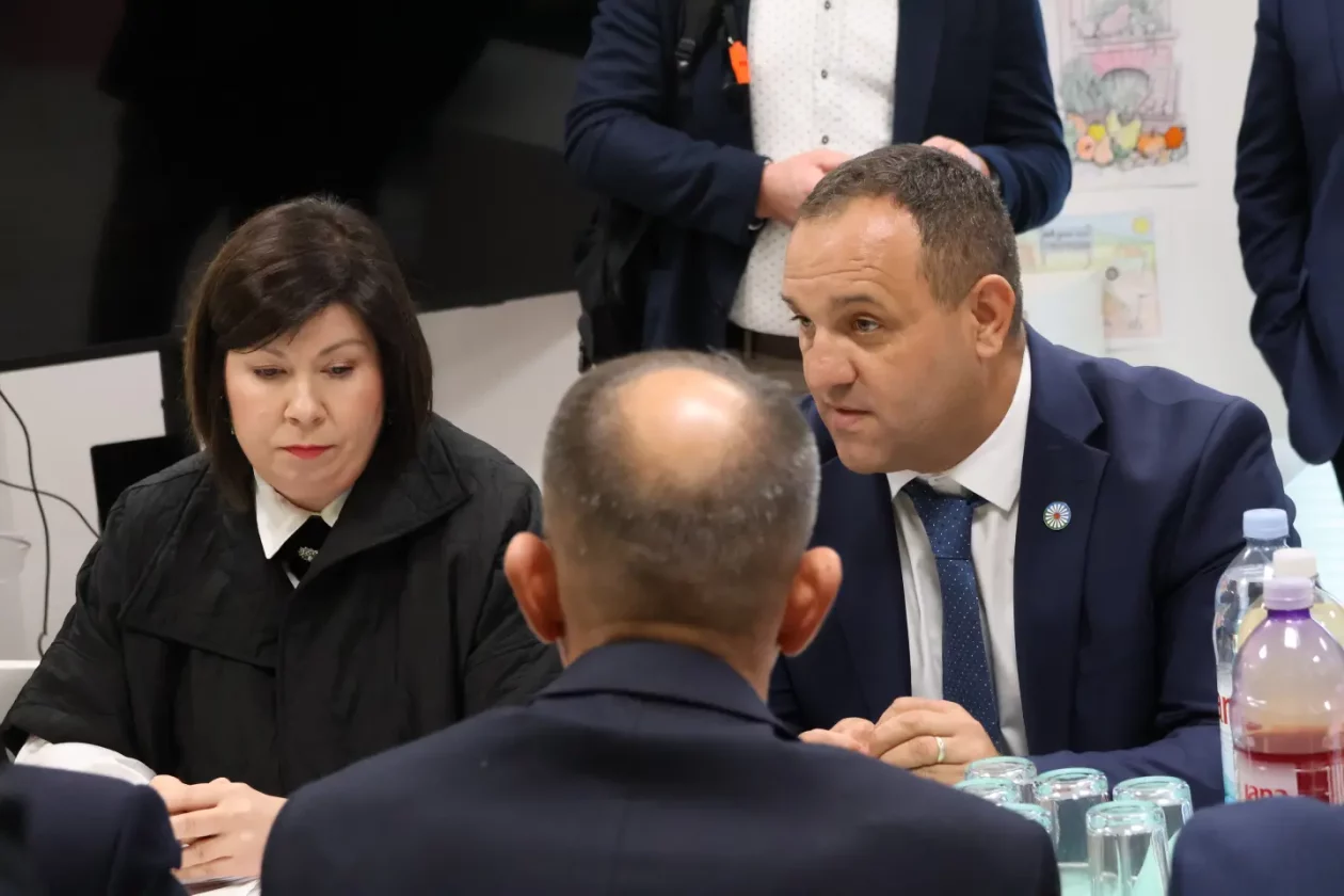 Parag, Božinović (61)