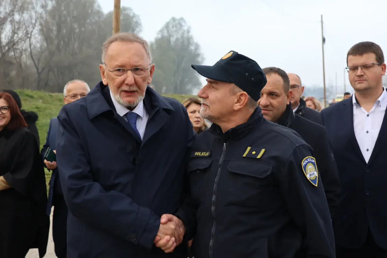 Parag, Božinović (80)