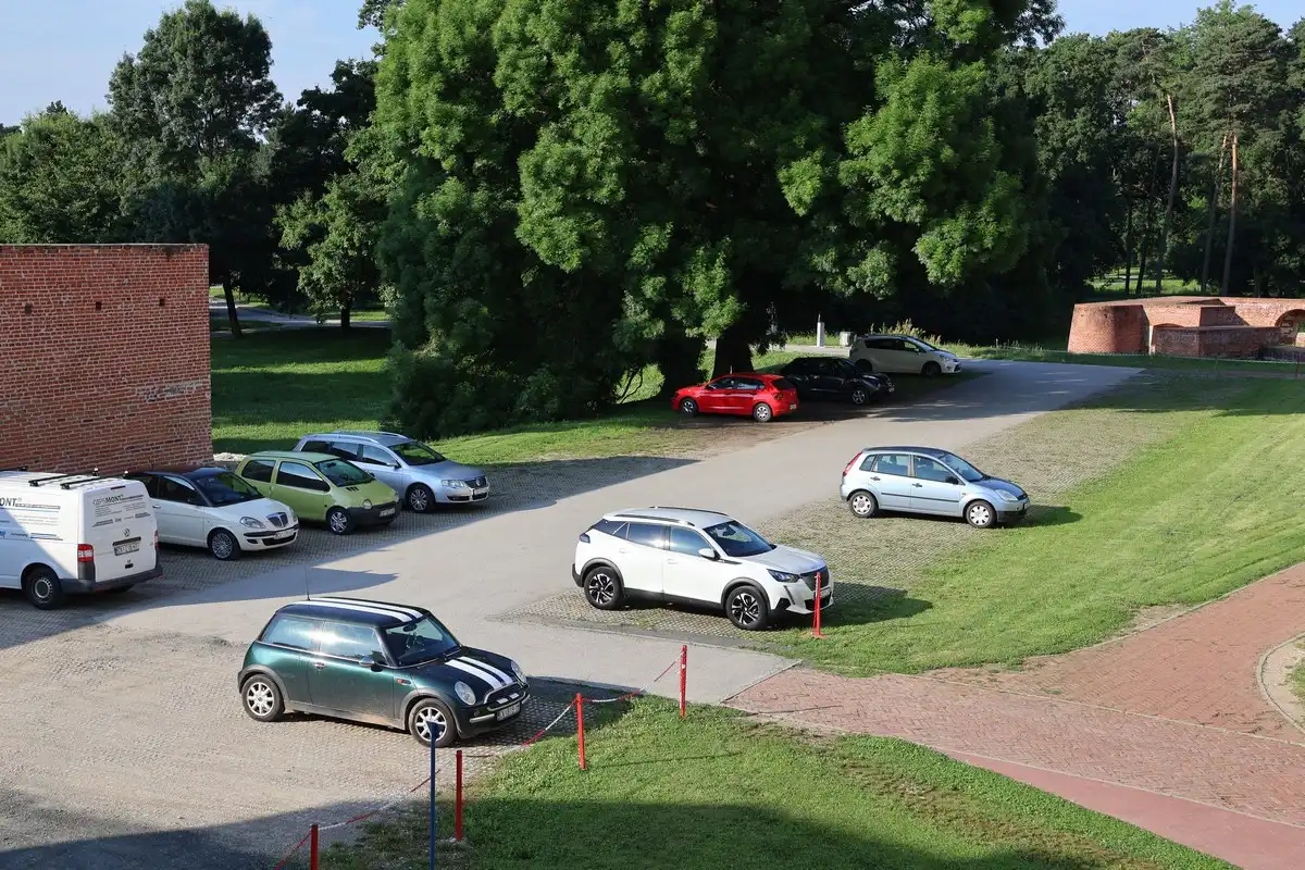 Parking Stari grad (2) Parking Stari grad (2)