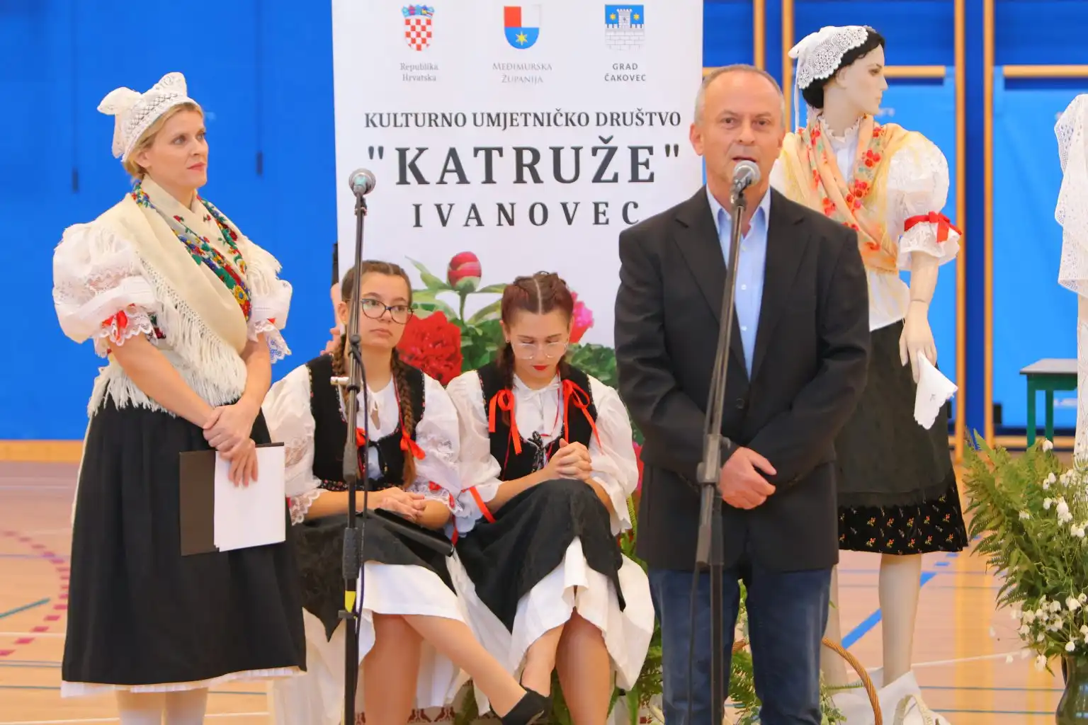 Pesmarica naših mamica (12)