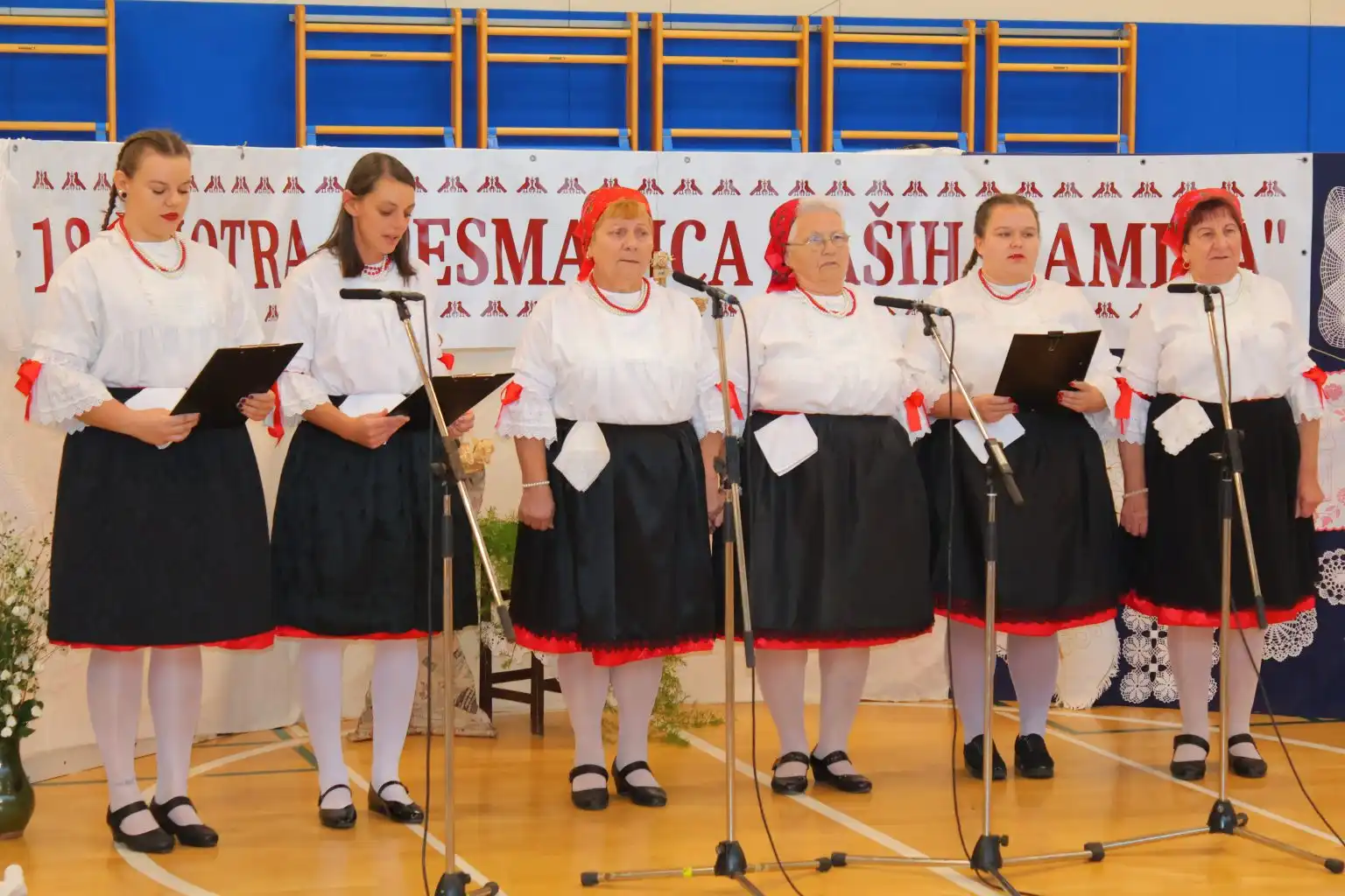 Pesmarica naših mamica (30)