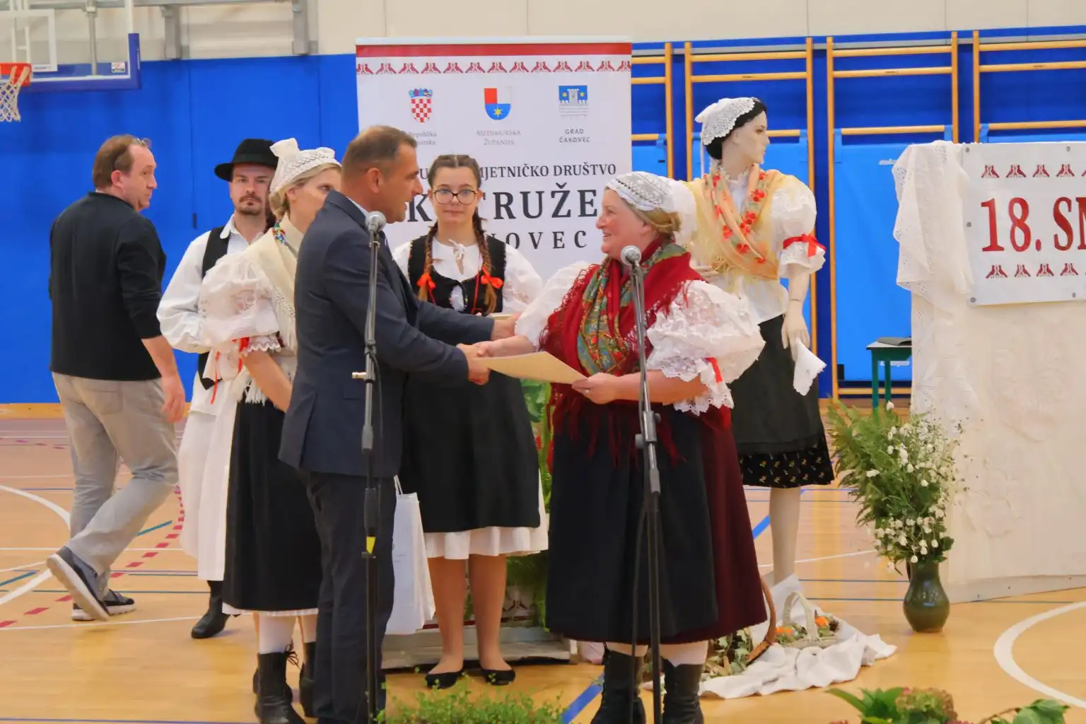 Pesmarica naših mamica (49)
