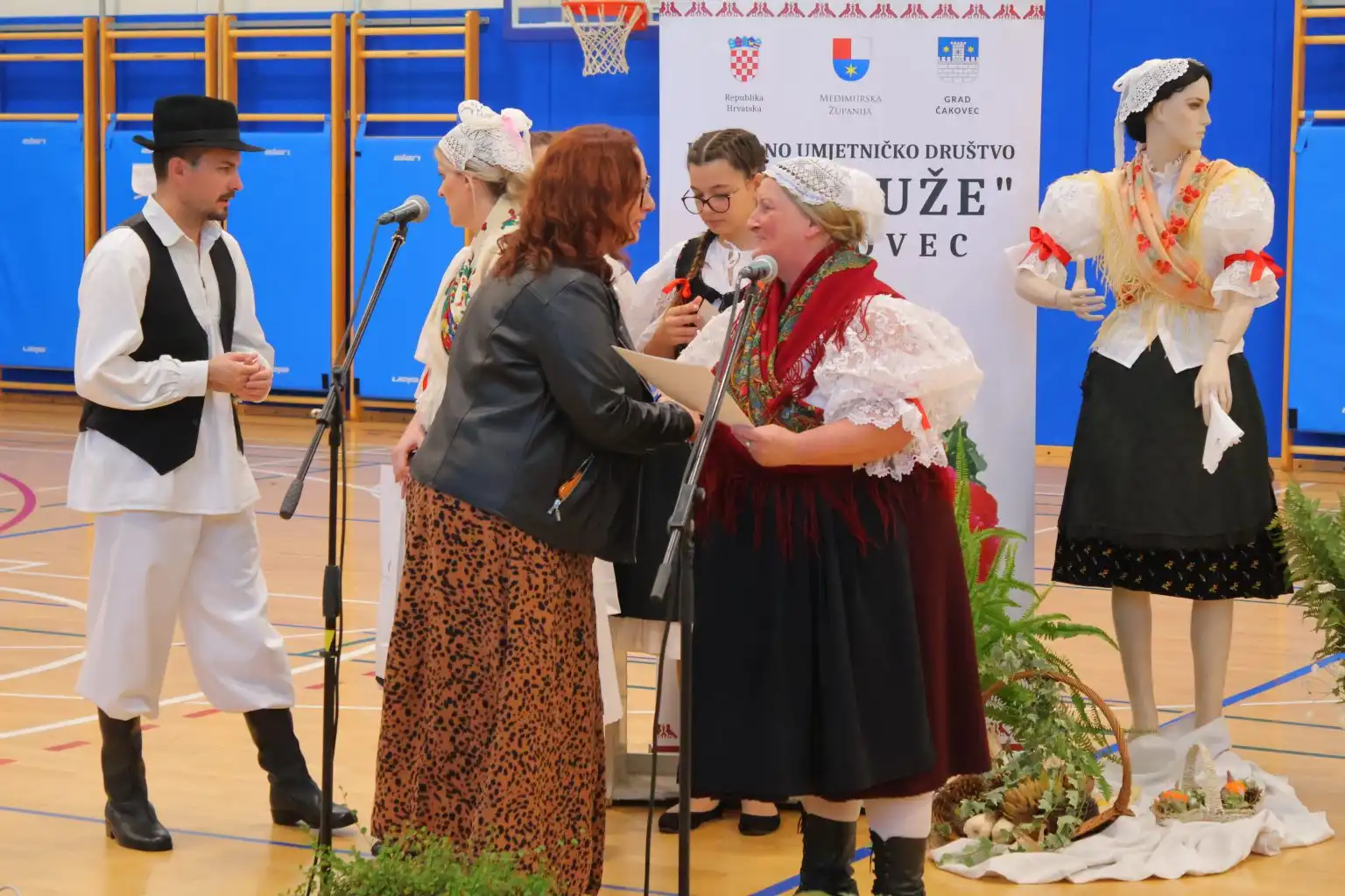 Pesmarica naših mamica (51)