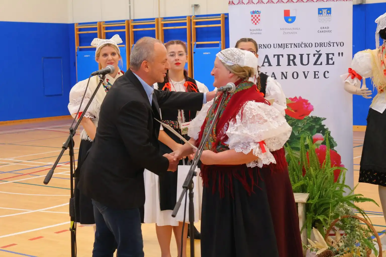 Pesmarica naših mamica (52)