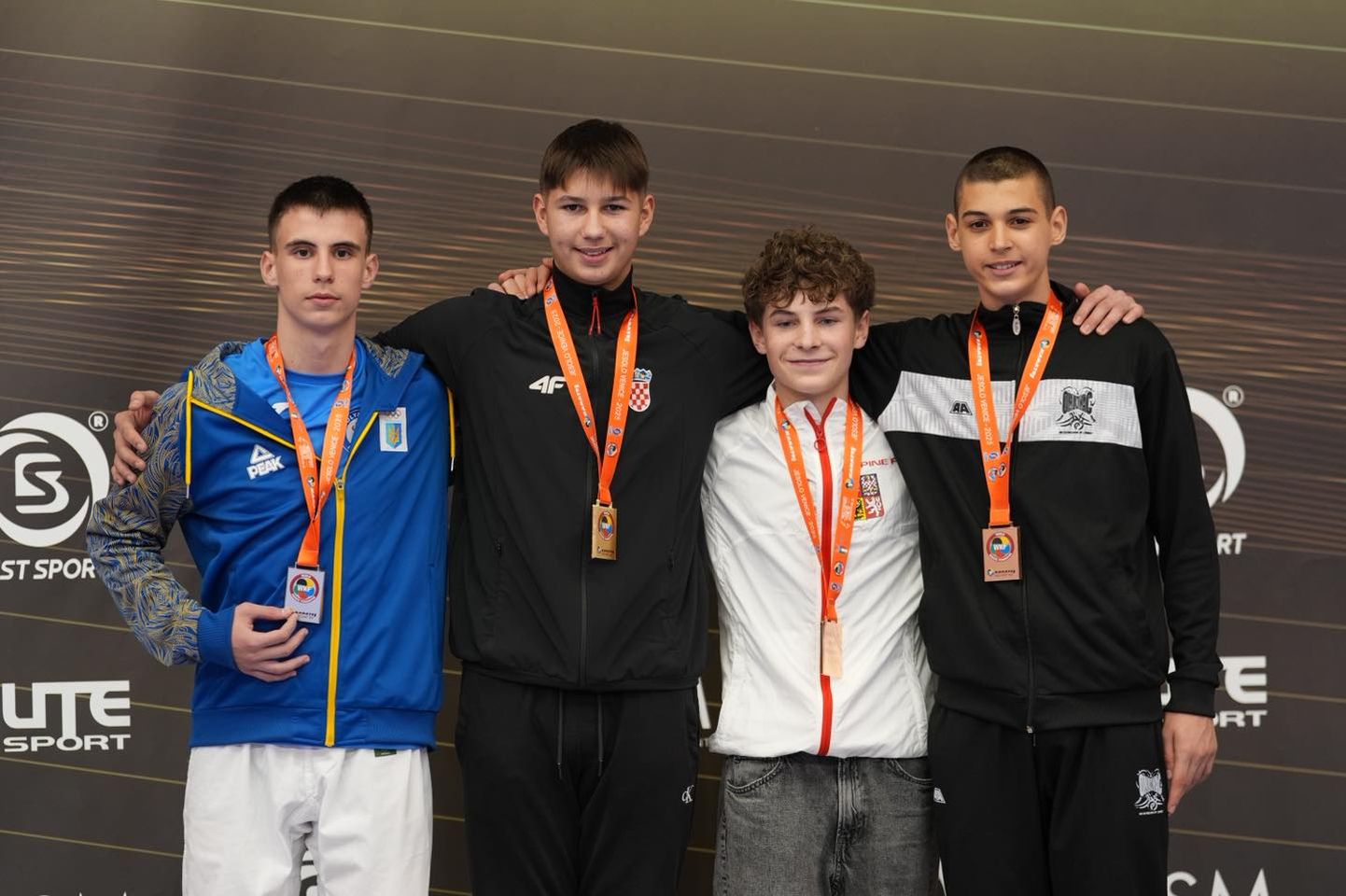 Petar Filipović na postolju Petar Filipović na postolju