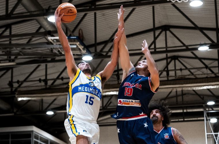 Petar Glumac, krilni centar Međimurja zabija protiv Ivančice 22