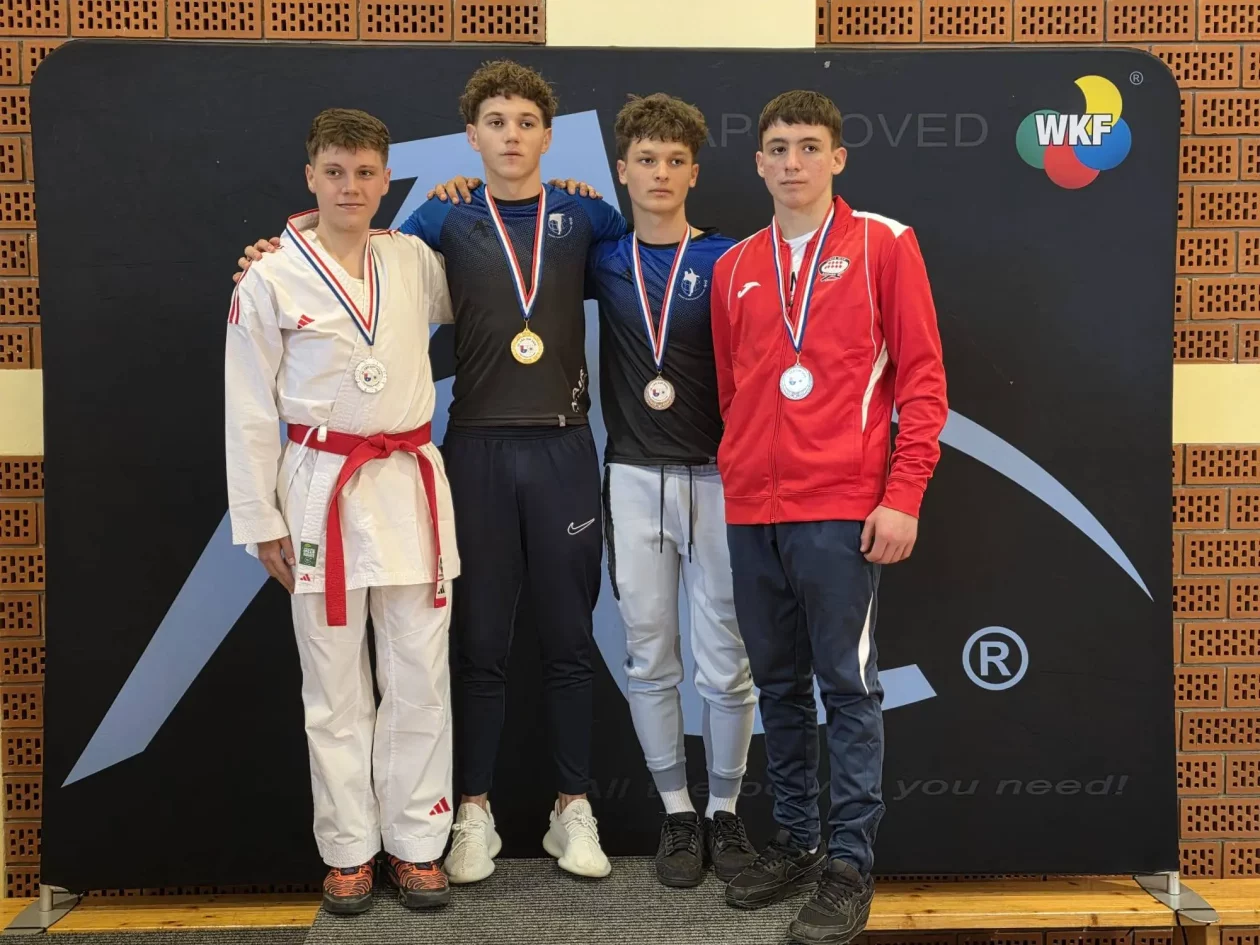 Petar Slukić i Marin Vuđan na postolju