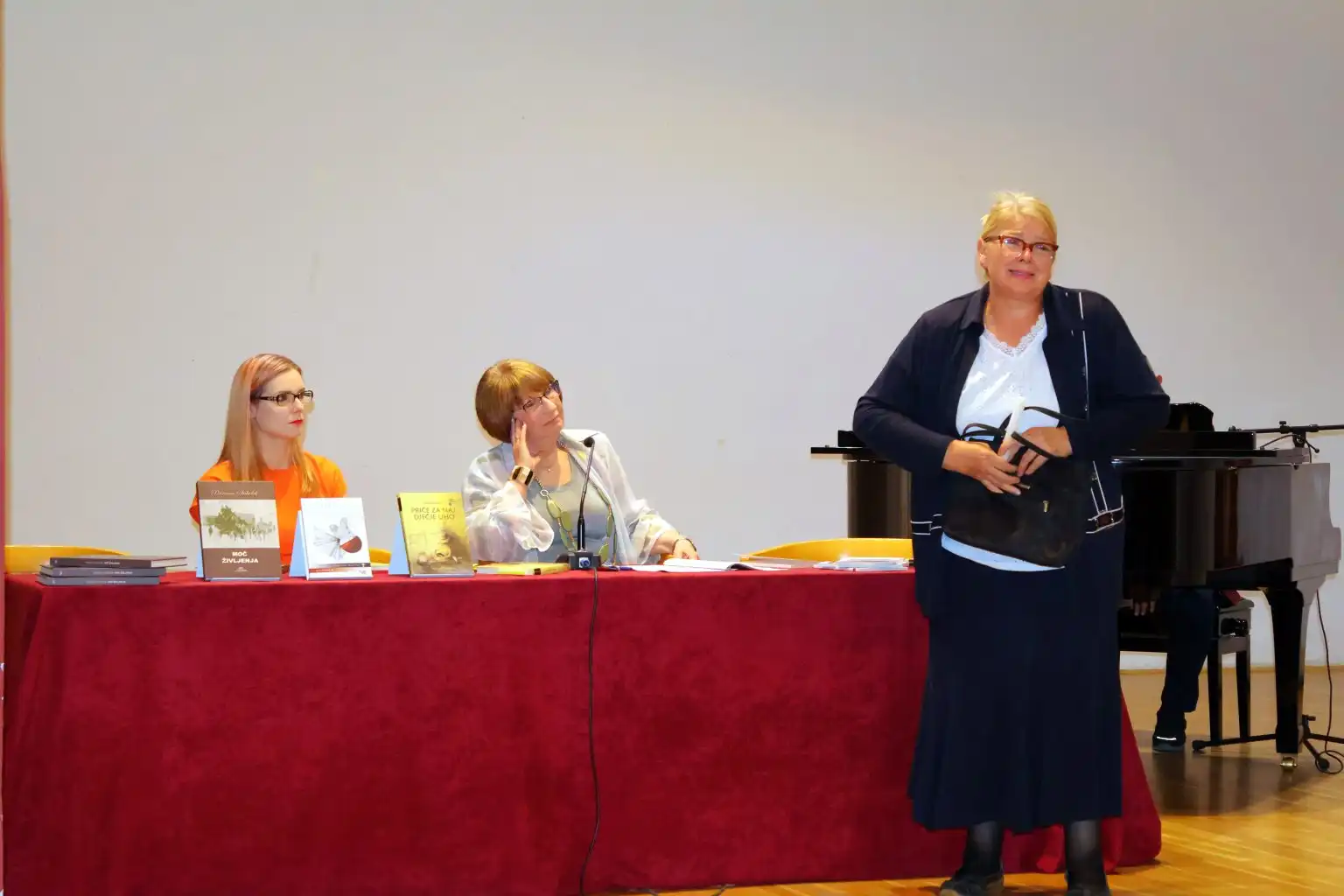 Petrana Sabolek (19) Petrana Sabolek (19)