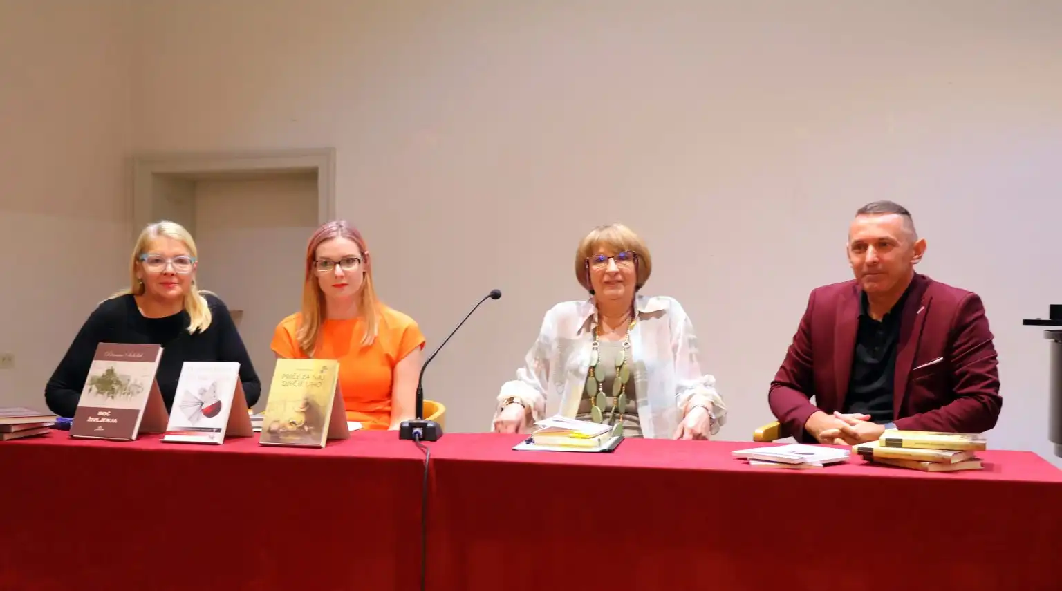 Petrana Sabolek (4) Petrana Sabolek (4)