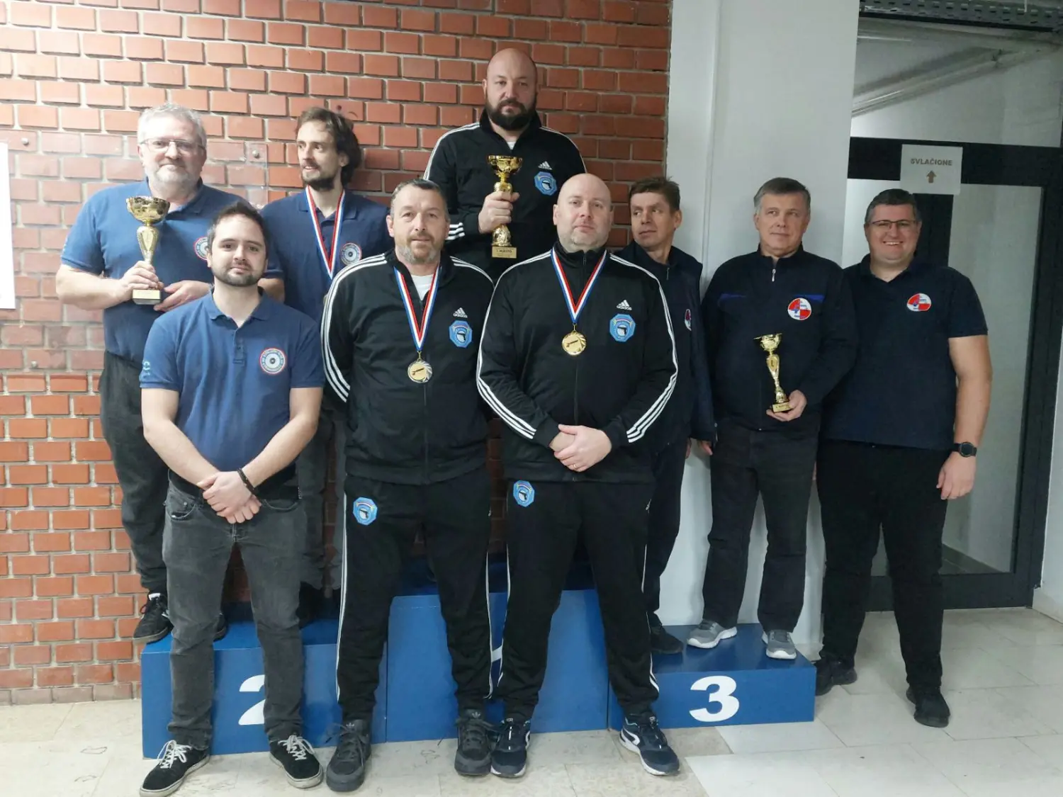 Pištolj – seniori ekipno