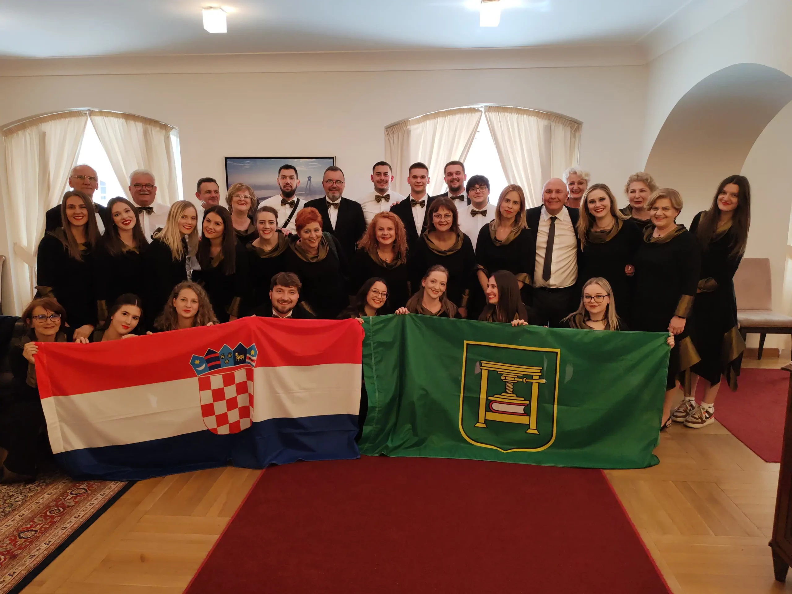 Pjevački zbor ‘Josip Vrhovski’ iz Bratislave s ponosom donosi srebrnu plaketu (16) Pjevački zbor ‘Josip Vrhovski’ iz Bratislave s ponosom donosi srebrnu plaketu (16)