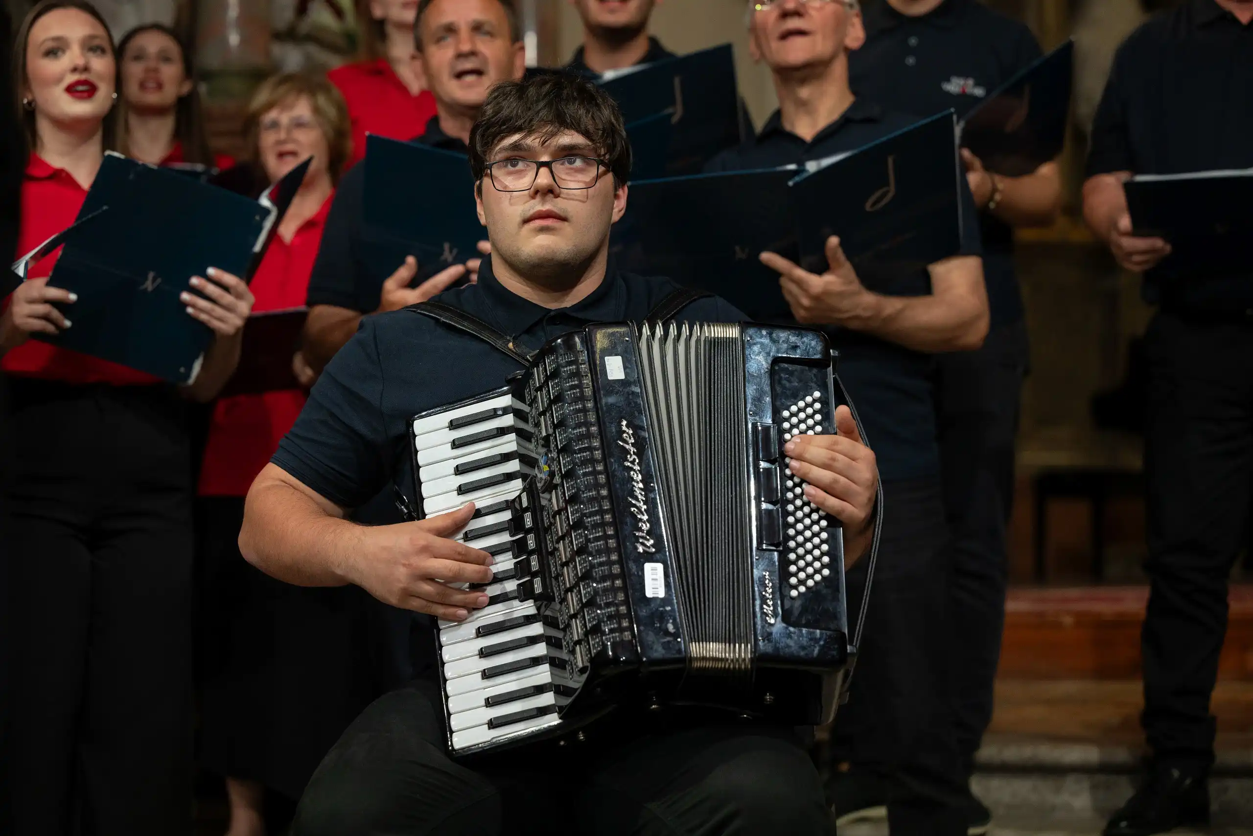 Pjevački zbor ‘Josip Vrhovski’ iz Bratislave s ponosom donosi srebrnu plaketu (4) Pjevački zbor ‘Josip Vrhovski’ iz Bratislave s ponosom donosi srebrnu plaketu (4)