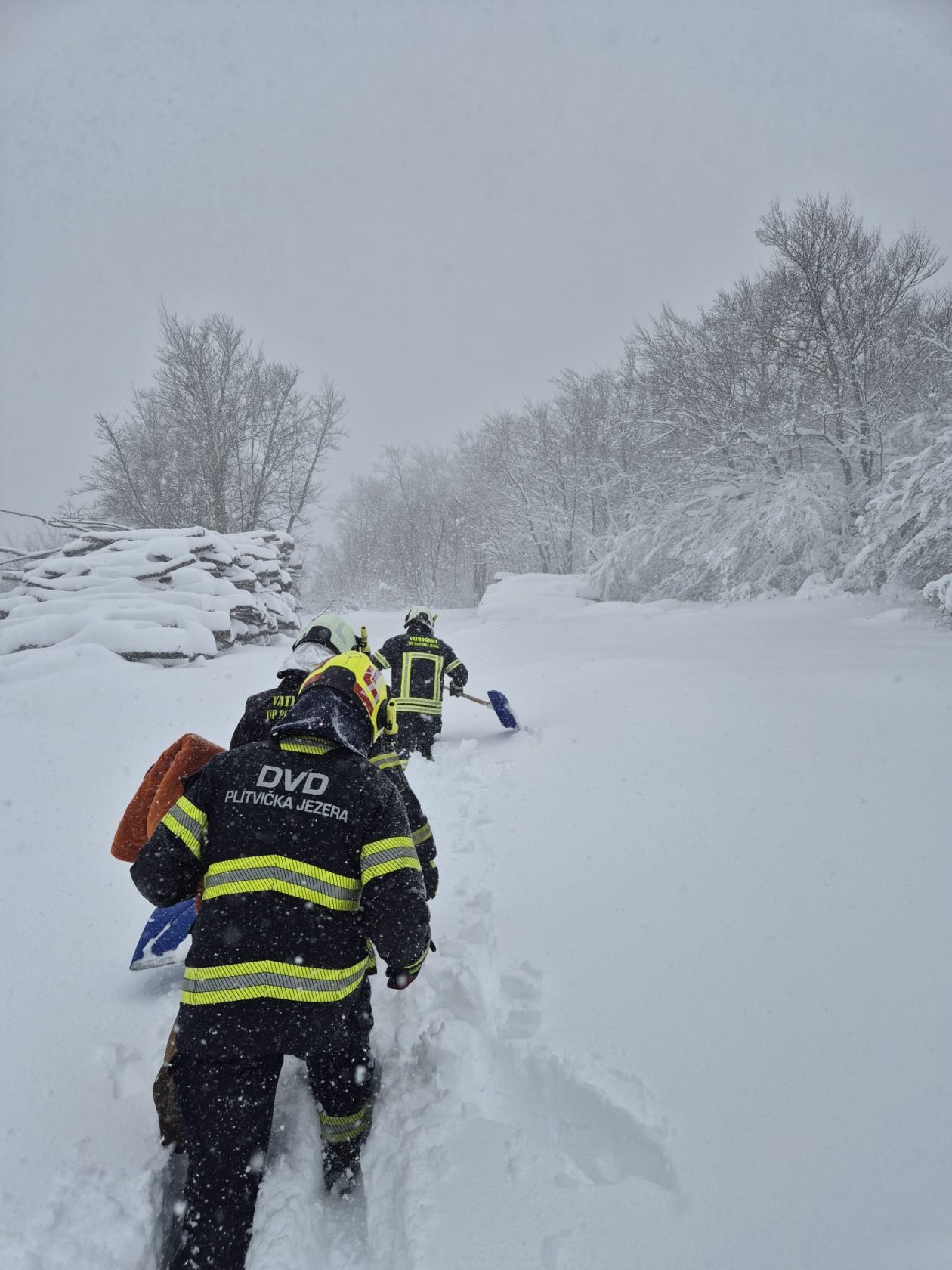 Plitvice spašavanje obitelji (1)
