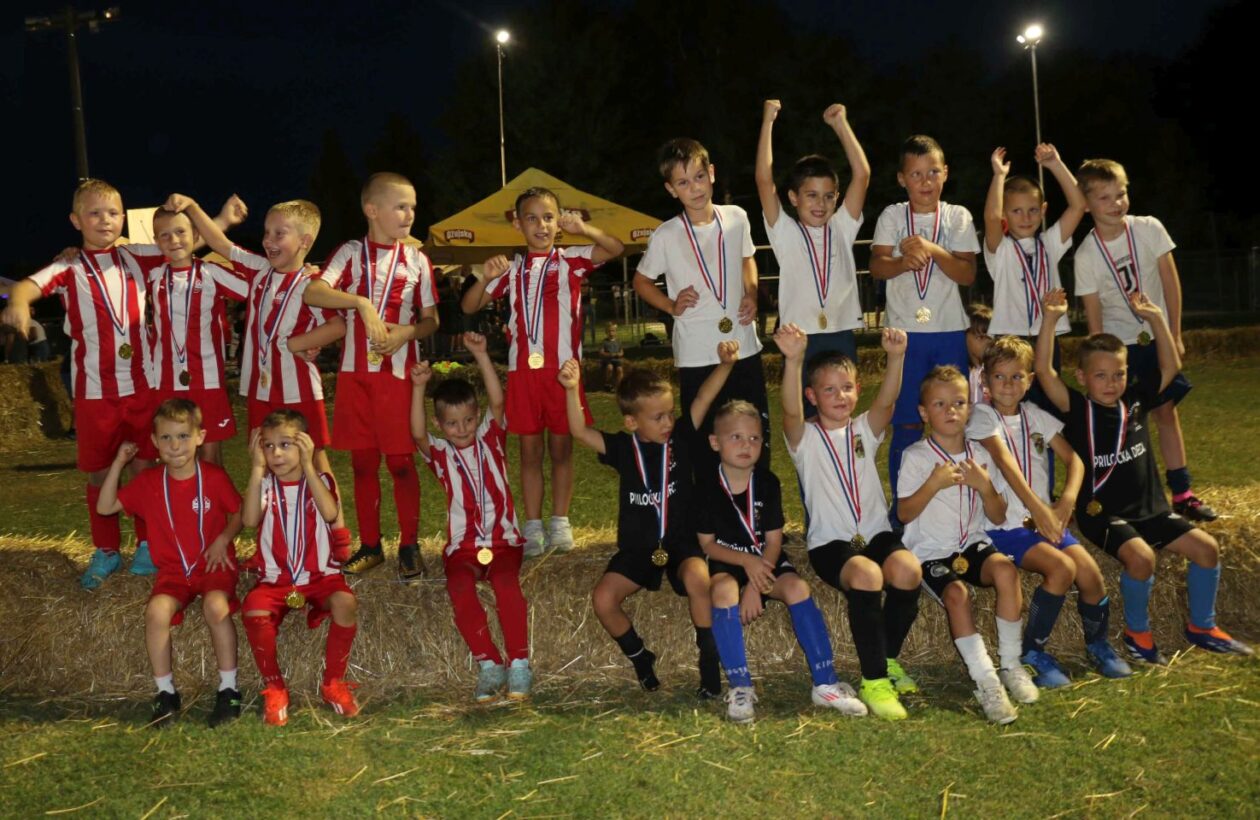 Pobjednici turnira Marijan Gorupić Otok 2025 (13) Pobjednici turnira Marijan Gorupić Otok 2025 (13)