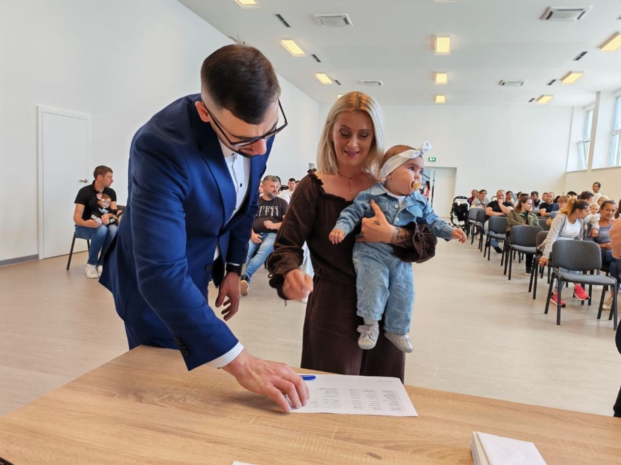 Podjela bonova za novorođenčad macinec 2026 (5)