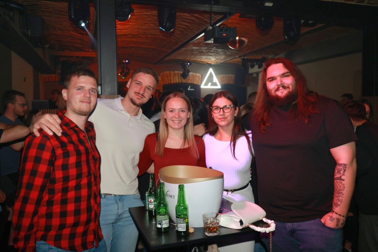 Podroom party (28) Podroom party (28)