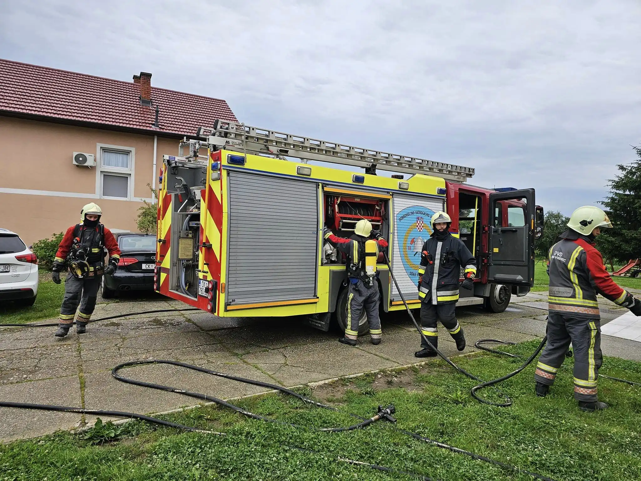 Područna škola Donji Vidovec 2024 evakuacijska vatrogasna vježba (9) Područna škola Donji Vidovec 2024 evakuacijska vatrogasna vježba (9)