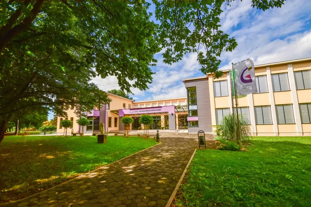 Podržimo obrazovanje mladih uključivanjem u humanitarnu akciju Međimurske zaklade dr. Vinko Žganec (5) Podržimo obrazovanje mladih uključivanjem u humanitarnu akciju Međimurske zaklade dr. Vinko Žganec (5)