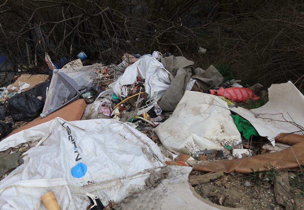 Podturen azbest otpad (10)