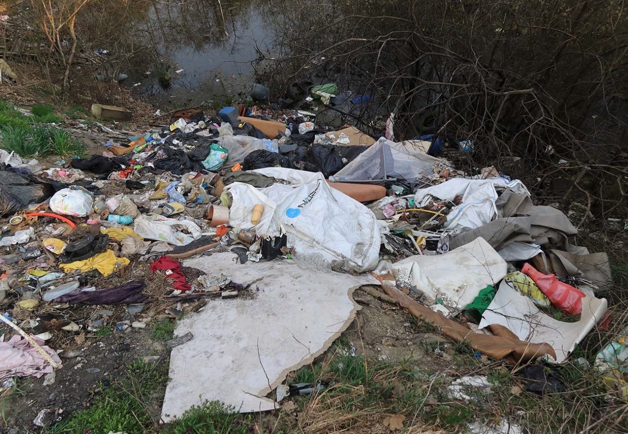 Podturen azbest otpad (2)