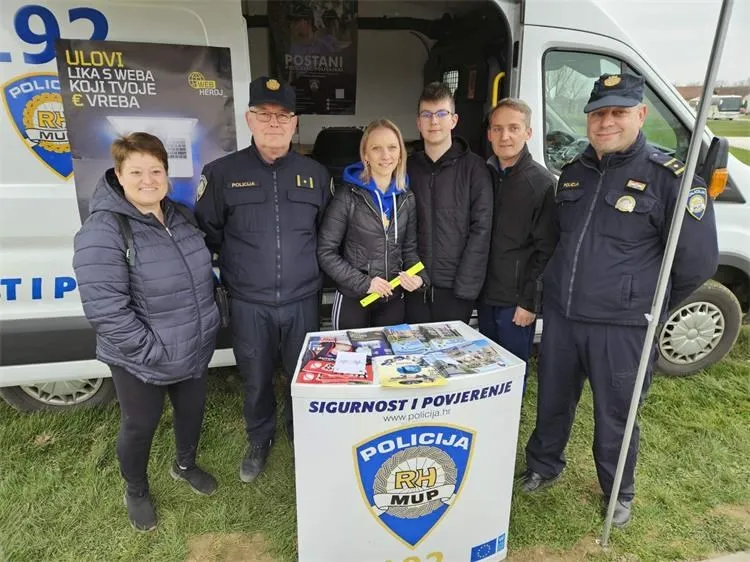 Policajci u Goričanu (8) Policajci u Goričanu (8)