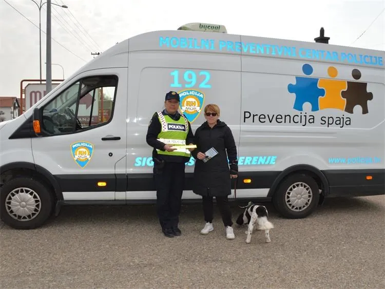 Policija – akcija (4) Policija – akcija (4)