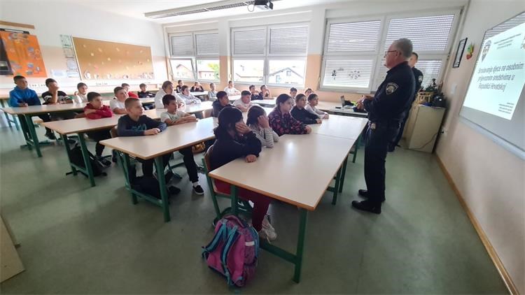 Policija educirala međimurske petaše o pravilima i opasnostima u prometu! (3)